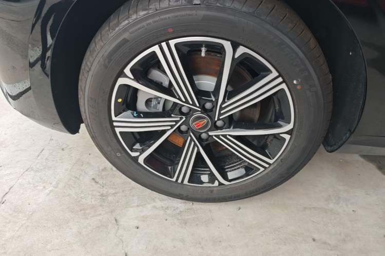 Used Hongqi H5 PHEV 2025 130 Super Hybrid Version Left Front Wheel Hub