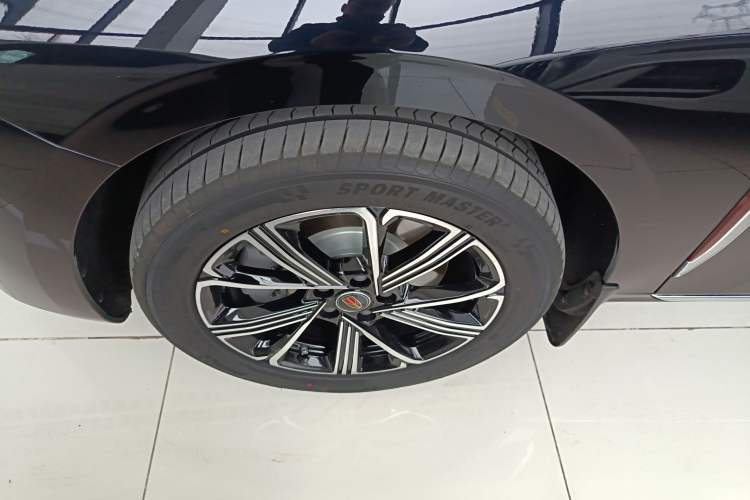Used Hongqi H5 PHEV 2025 130 Super Hybrid Version Left Front Wheel Hub