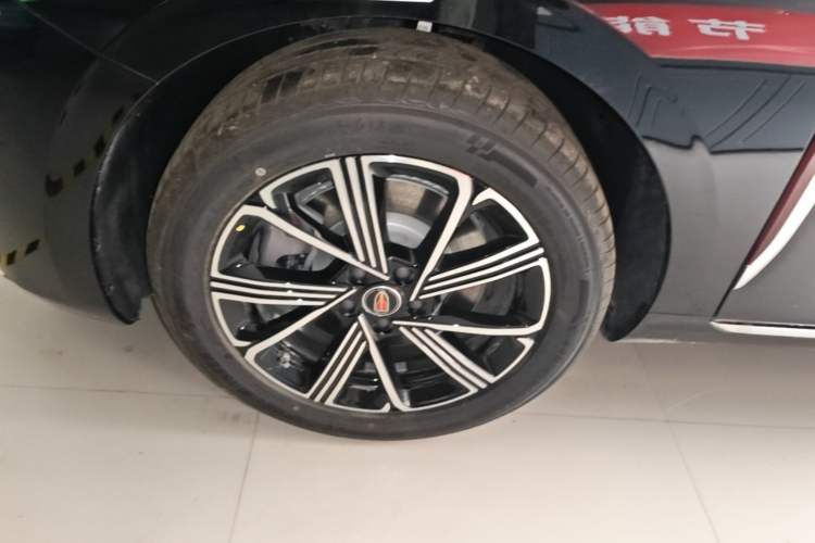 Used Hongqi H5 PHEV 2025 170 Super Hybrid Version Left Front Wheel Hub