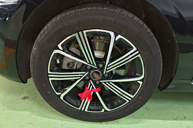 Used Hongqi H5 PHEV 2025 130 Super Hybrid Version Left Front Wheel Hub
