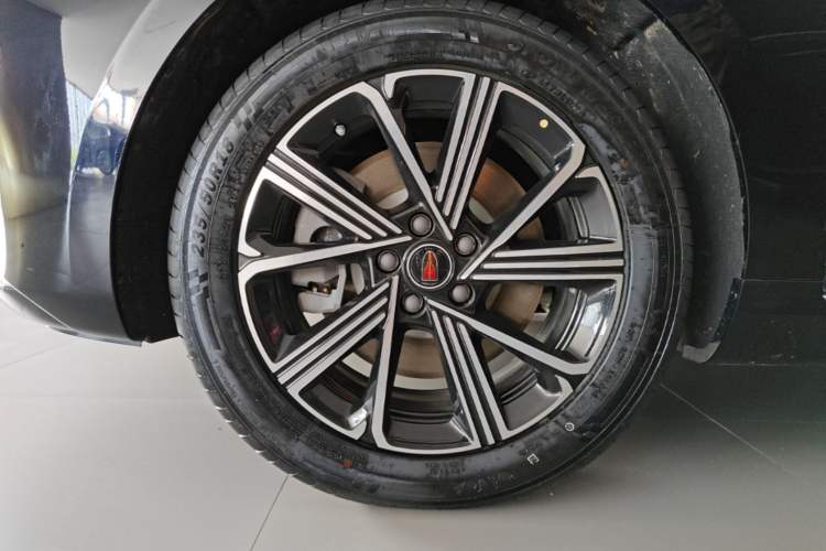 Used Hongqi H5 PHEV 2025 170 Super Hybrid Version Left Front Wheel Hub