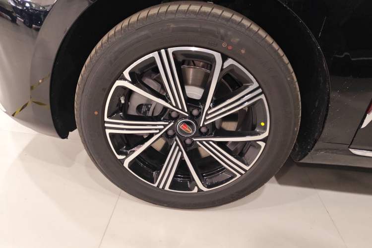 Used Hongqi H5 PHEV 2025 170 Super Hybrid Version Left Front Wheel Hub