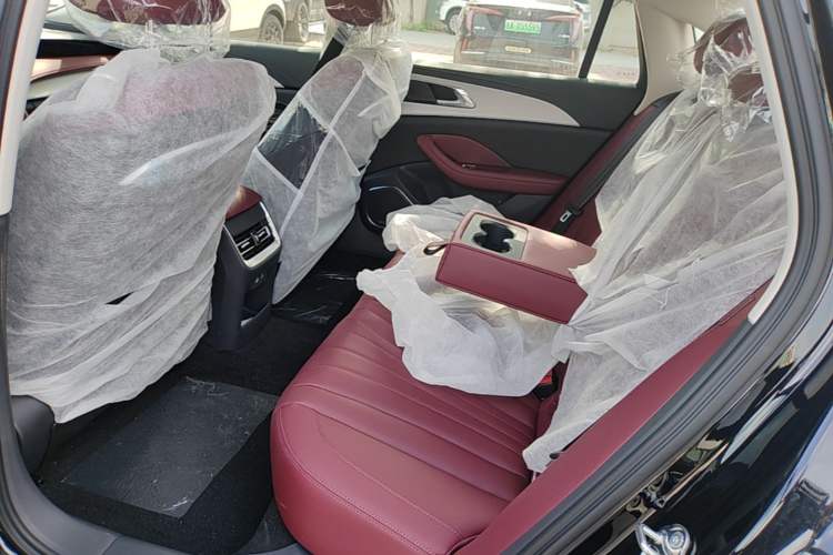 Used Hongqi H5 PHEV 2025 170 Super Hybrid Version Left Rear Seat