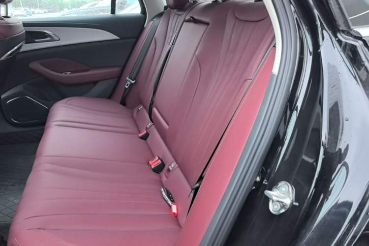 Used Hongqi H5 PHEV 2025 130 Super Hybrid Version Left Rear Seat