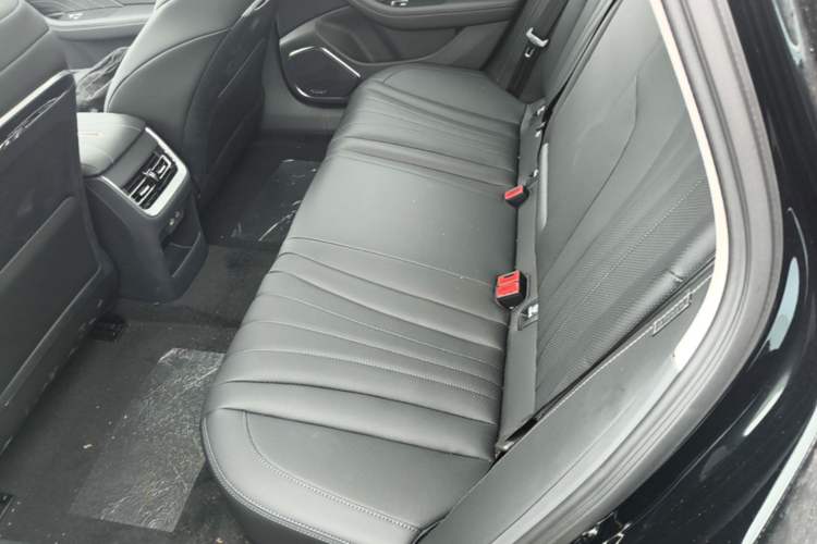 Used Hongqi H5 PHEV 2025 170 Super Hybrid Version Left Rear Seat