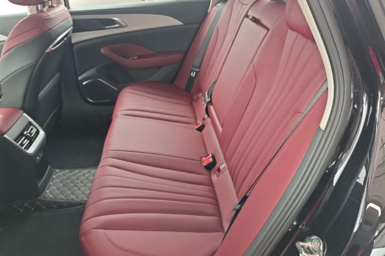 Used Hongqi H5 PHEV 2025 130 Super Hybrid Version Left Rear Seat