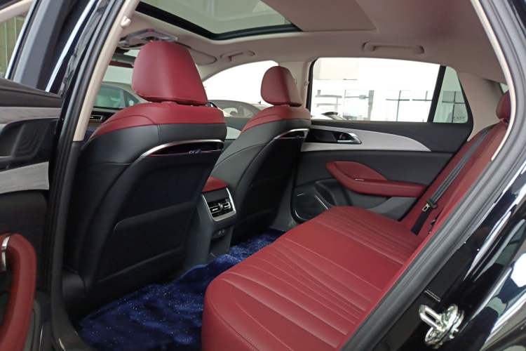 Used Hongqi H5 PHEV 2025 130 Super Hybrid Version Left Rear Seat