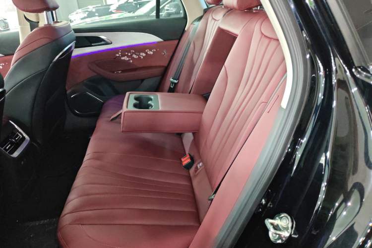 Used Hongqi H5 PHEV 2025 170 Super Hybrid Version Left Rear Seat