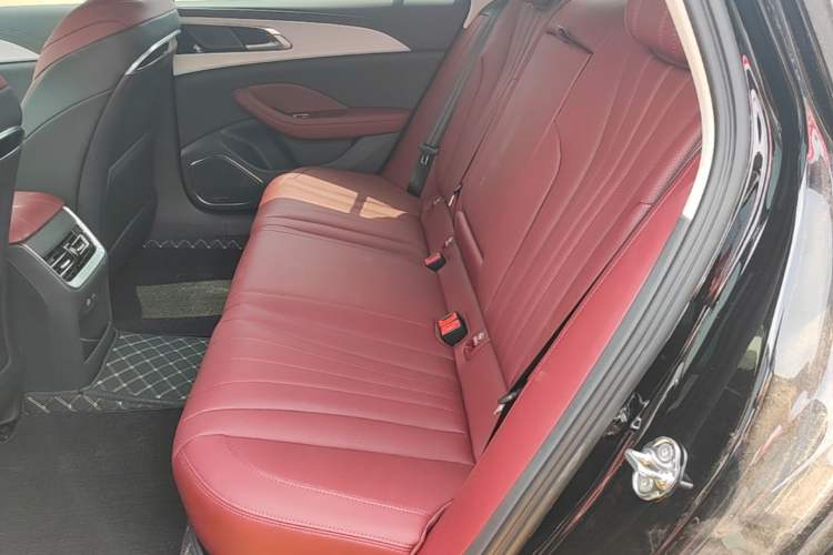 Used Hongqi H5 PHEV 2025 130 Super Hybrid Version Left Rear Seat