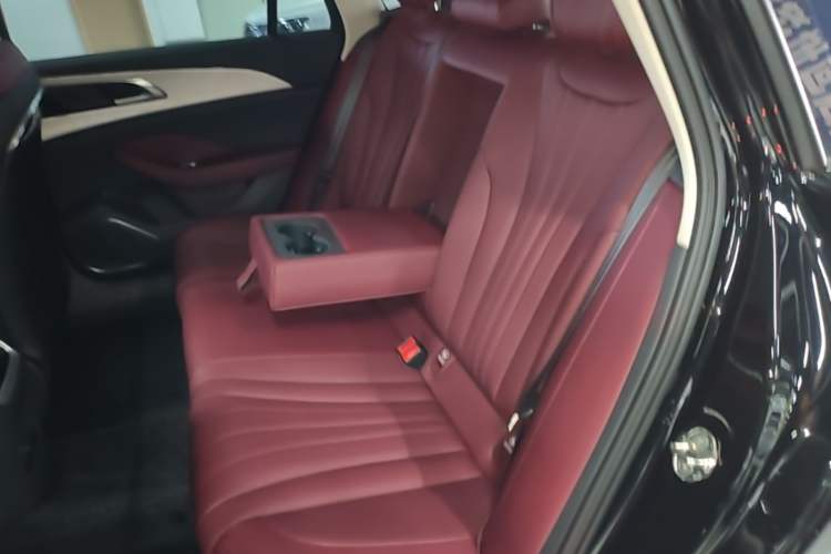 Used Hongqi H5 PHEV 2025 130 Super Hybrid Version Left Rear Seat