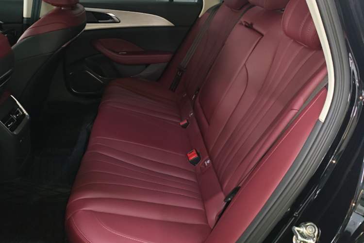 Used Hongqi H5 PHEV 2025 130 Super Hybrid Version Left Rear Seat