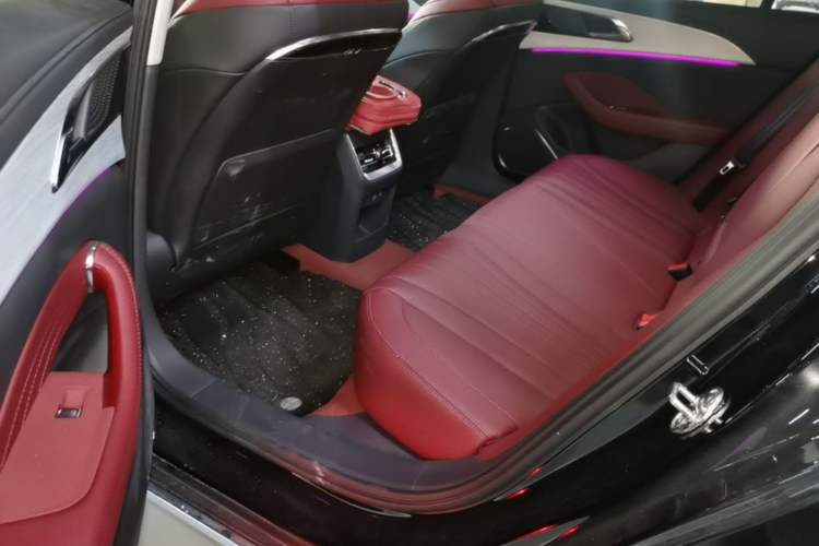 Used Hongqi H5 PHEV 2025 170 Super Hybrid Version Left Rear Seat