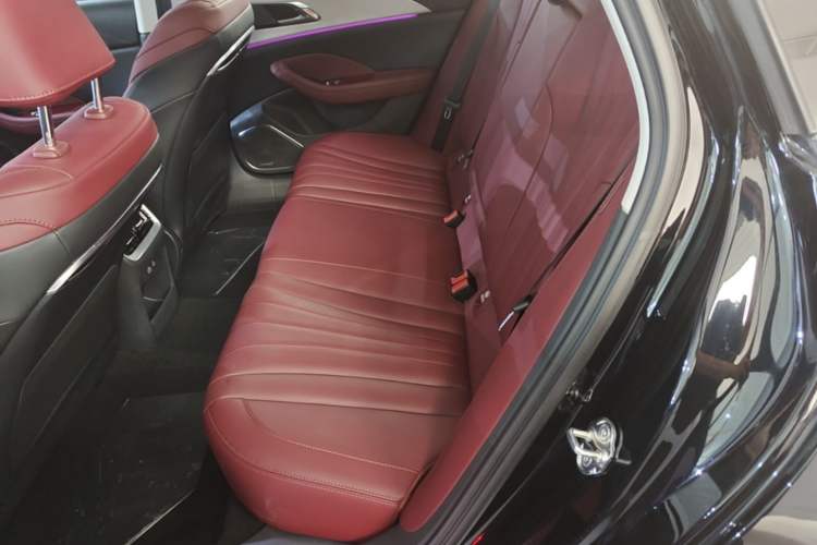 Used Hongqi H5 PHEV 2025 170 Super Hybrid Version Left Rear Seat