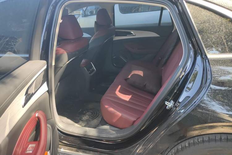 Used Hongqi H5 PHEV 2025 170 Super Hybrid Version Left Rear Seat