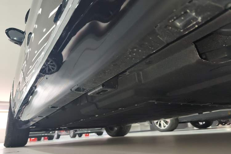 Used Hongqi H5 PHEV 2025 170 Super Hybrid Version Left Side Sill