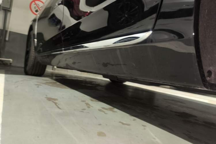 Used Hongqi H5 PHEV 2025 170 Super Hybrid Version Left Side Sill