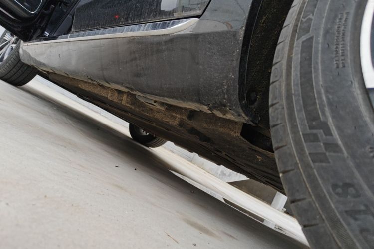 Used Hongqi H5 PHEV 2025 130 Super Hybrid Version Left Side Sill