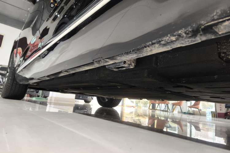 Used Hongqi H5 PHEV 2025 130 Super Hybrid Version Left Side Sill