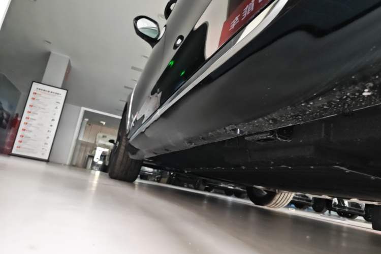 Used Hongqi H5 PHEV 2025 170 Super Hybrid Version Left Side Sill