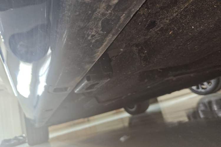 Used Hongqi H5 PHEV 2025 170 Super Hybrid Version Left Side Sill