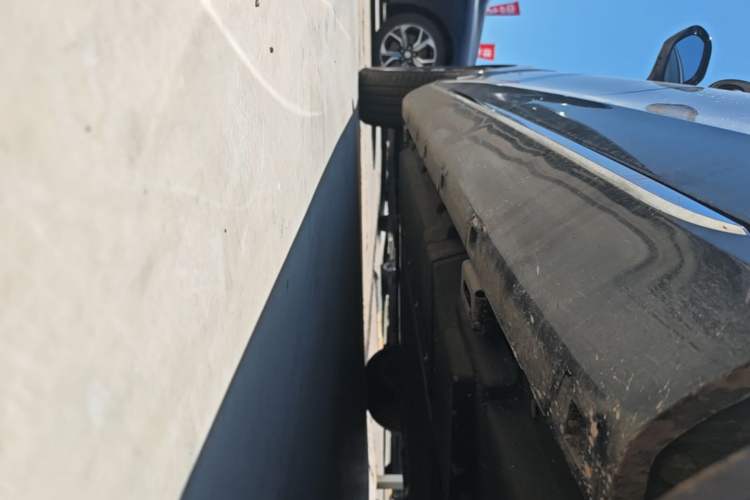 Used Hongqi H5 PHEV 2025 130 Super Hybrid Version Left Side Sill
