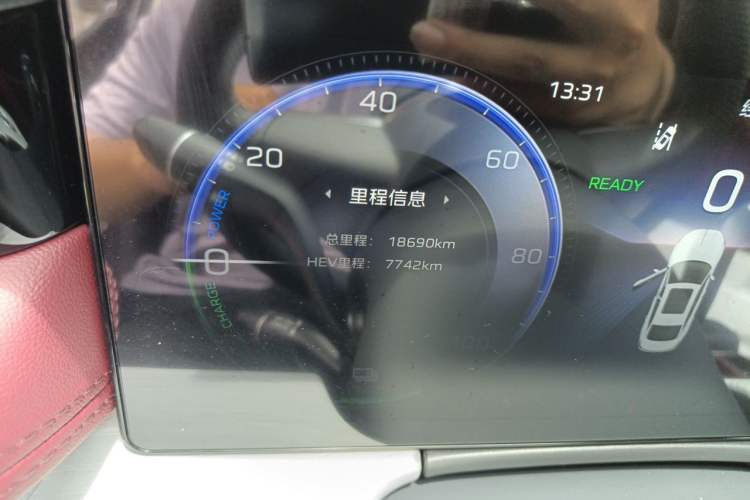 Used Hongqi H5 PHEV 2025 170 Super Hybrid Version Odometer Close Up