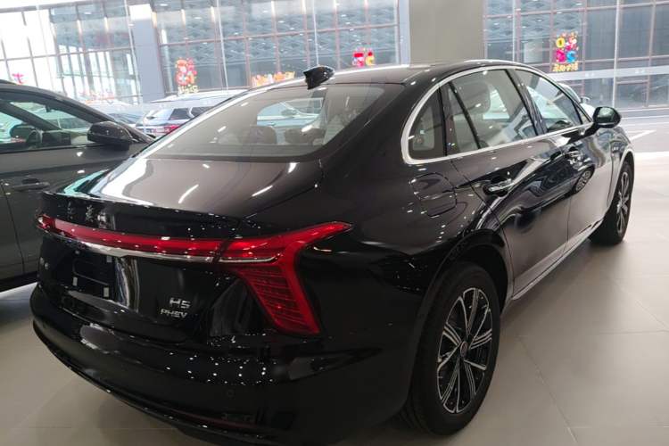 Used Hongqi H5 PHEV 2025 130 Super Hybrid Version Rear Right 45 Deg