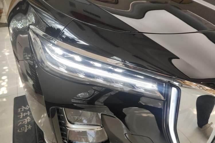 Used Hongqi H5 PHEV 2025 170 Super Hybrid Version Right Front Headlight