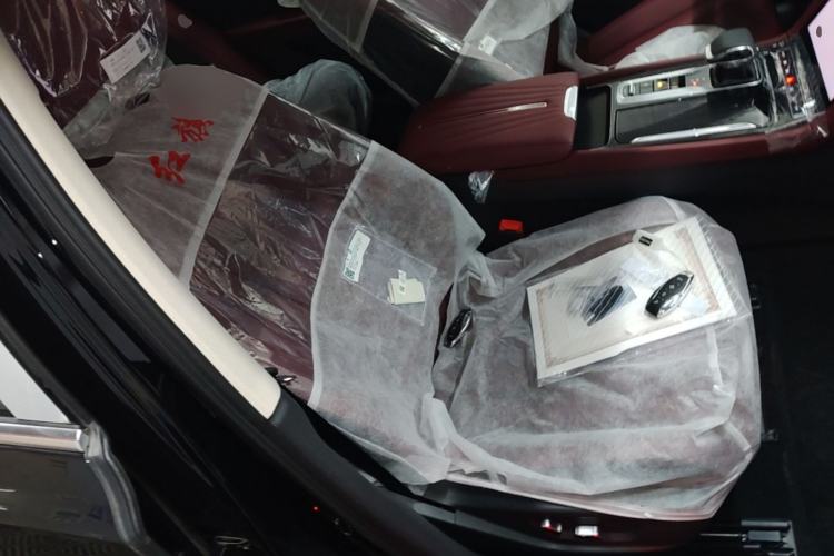 Used Hongqi H5 PHEV 2025 130 Super Hybrid Version Right Front Seat