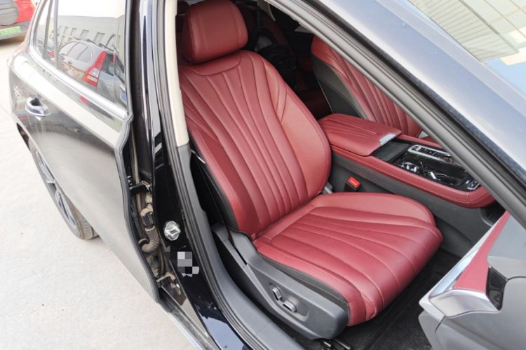 Used Hongqi H5 PHEV 2025 130 Super Hybrid Version Right Front Seat