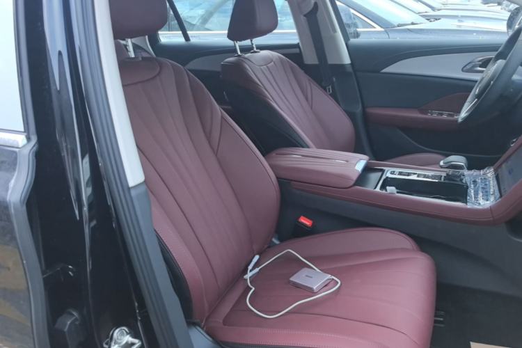Used Hongqi H5 PHEV 2025 130 Super Hybrid Version Right Front Seat