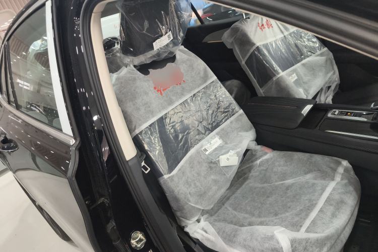 Used Hongqi H5 PHEV 2025 170 Super Hybrid Version Right Front Seat