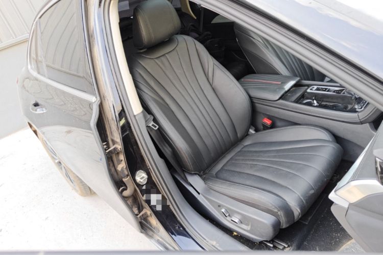 Used Hongqi H5 PHEV 2025 130 Super Hybrid Version Right Front Seat