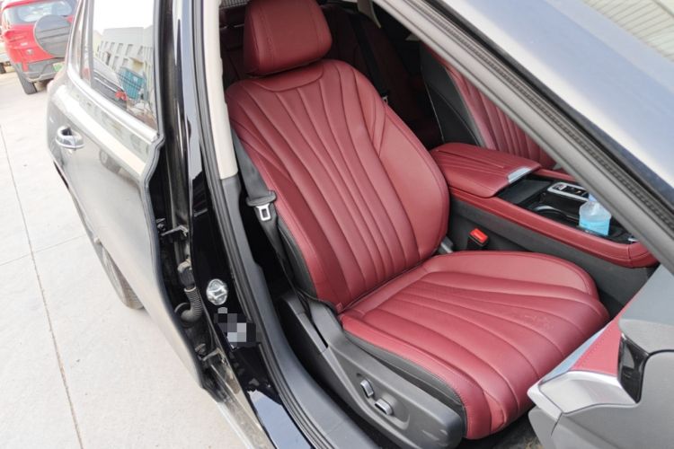Used Hongqi H5 PHEV 2025 130 Super Hybrid Version Right Front Seat