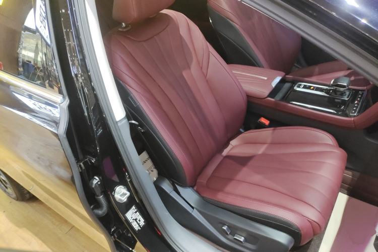 Used Hongqi H5 PHEV 2025 170 Super Hybrid Version Right Front Seat