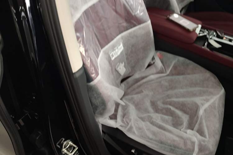 Used Hongqi H5 PHEV 2025 130 Super Hybrid Version Right Front Seat