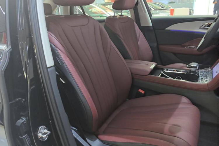 Used Hongqi H5 PHEV 2025 170 Super Hybrid Version Right Front Seat