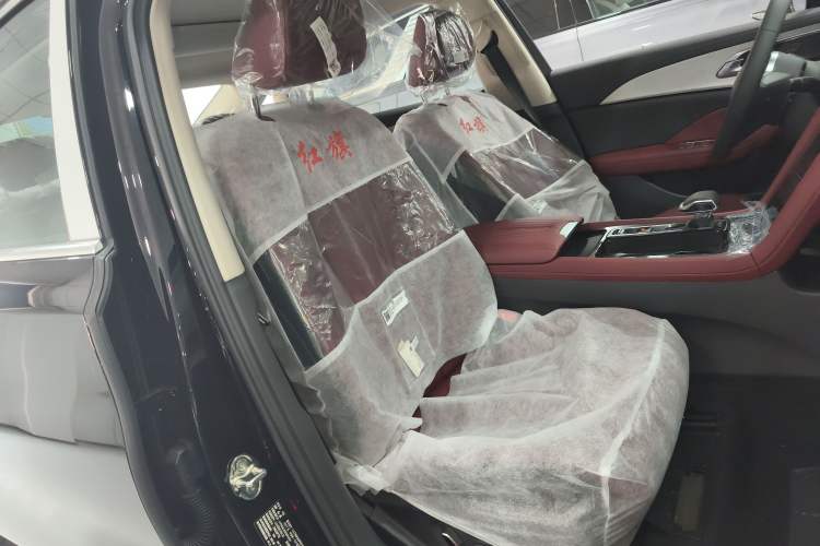 Used Hongqi H5 PHEV 2025 130 Super Hybrid Version Right Front Seat