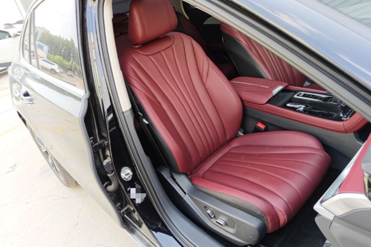Used Hongqi H5 PHEV 2025 130 Super Hybrid Version Right Front Seat