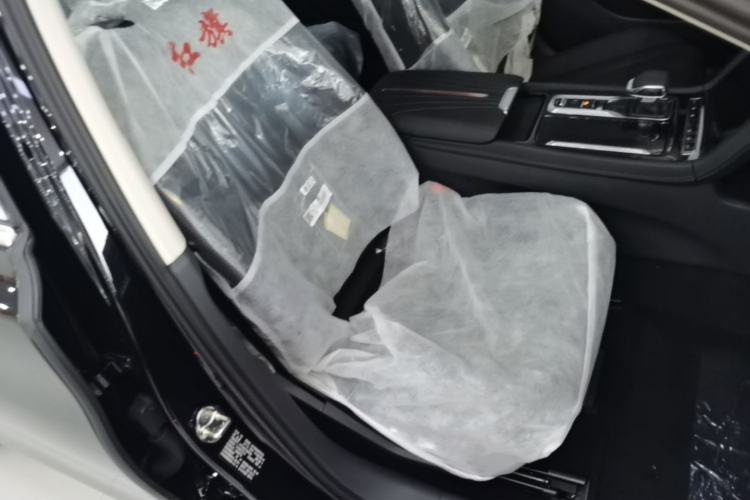 Used Hongqi H5 PHEV 2025 130 Super Hybrid Version Right Front Seat
