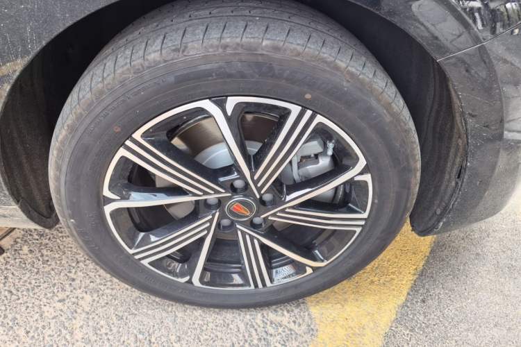 Used Hongqi H5 PHEV 2025 170 Super Hybrid Version Right Front Wheel Hub