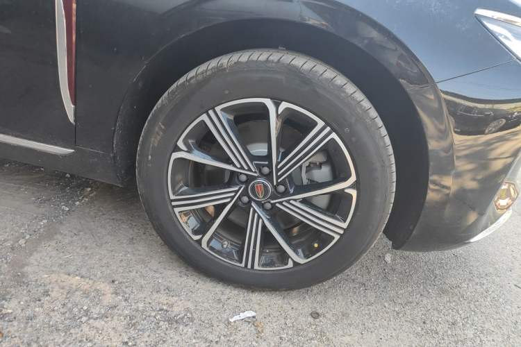 Used Hongqi H5 PHEV 2025 170 Super Hybrid Version Right Front Wheel Hub