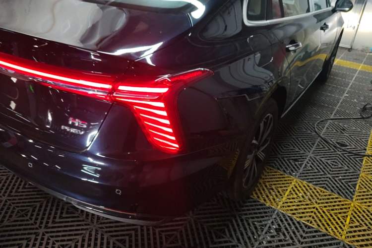 Used Hongqi H5 PHEV 2025 130 Super Hybrid Version Right Rear Taillight