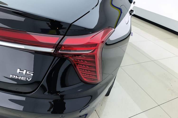 Used Hongqi H5 PHEV 2025 170 Super Hybrid Version Right Rear Taillight