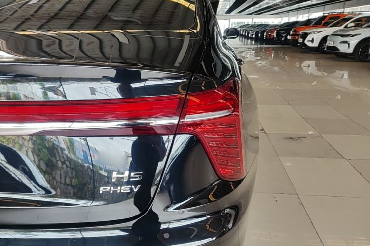 Used Hongqi H5 PHEV 2025 130 Super Hybrid Version Right Rear Taillight