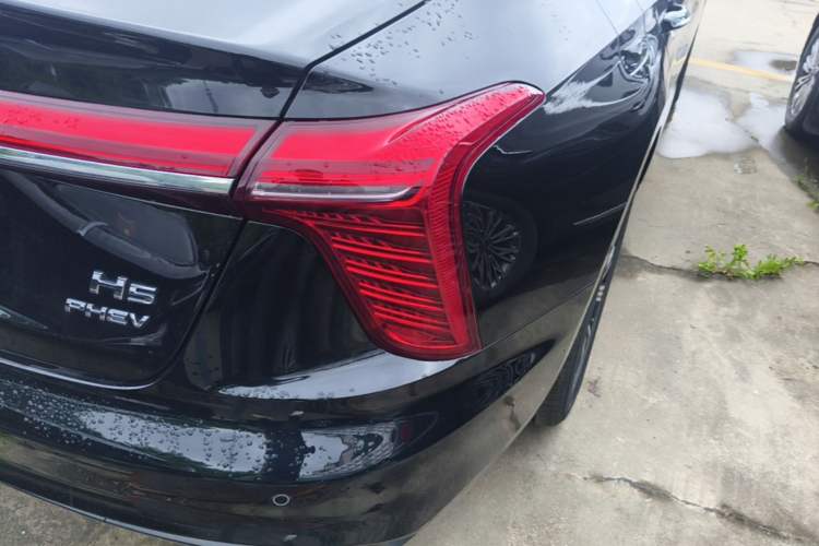 Used Hongqi H5 PHEV 2025 170 Super Hybrid Version Right Rear Taillight