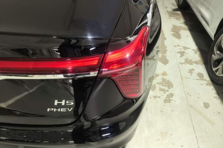 Used Hongqi H5 PHEV 2025 170 Super Hybrid Version Right Rear Taillight