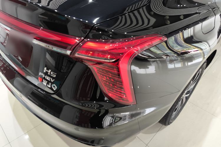 Used Hongqi H5 PHEV 2025 130 Super Hybrid Version Right Rear Taillight