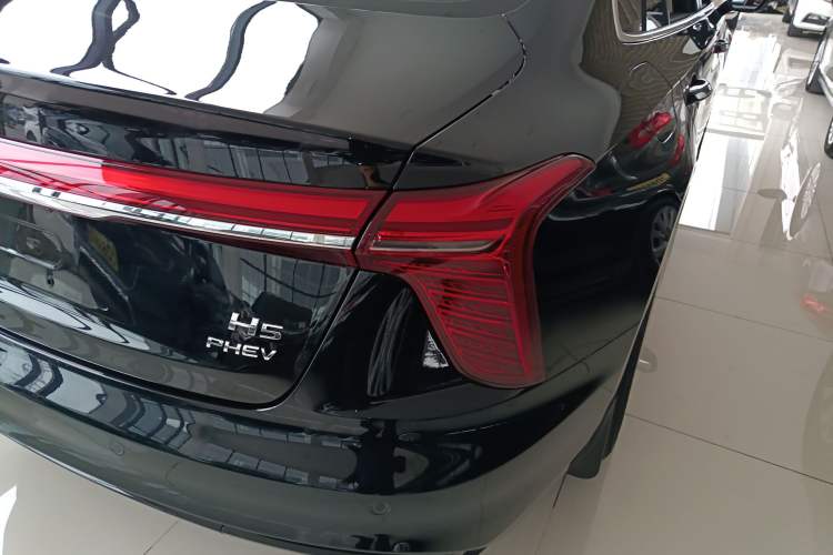 Used Hongqi H5 PHEV 2025 130 Super Hybrid Version Right Rear Taillight