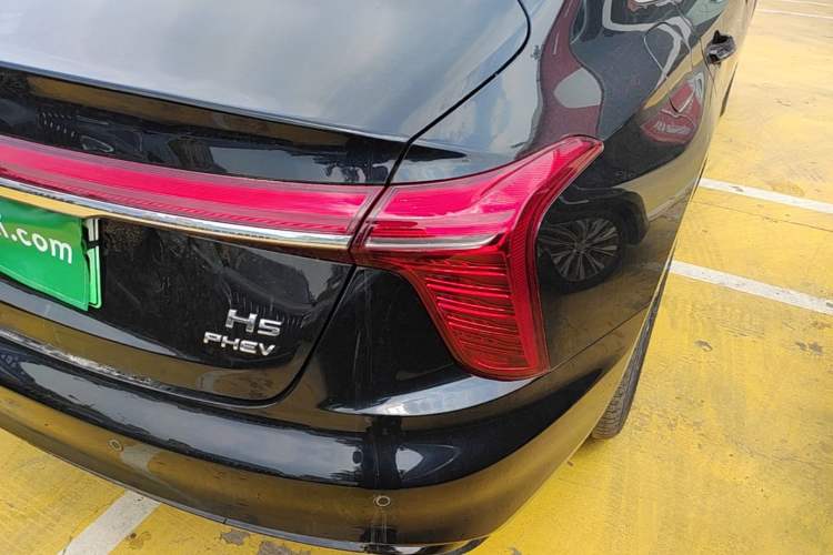 Used Hongqi H5 PHEV 2025 130 Super Hybrid Version Right Rear Taillight
